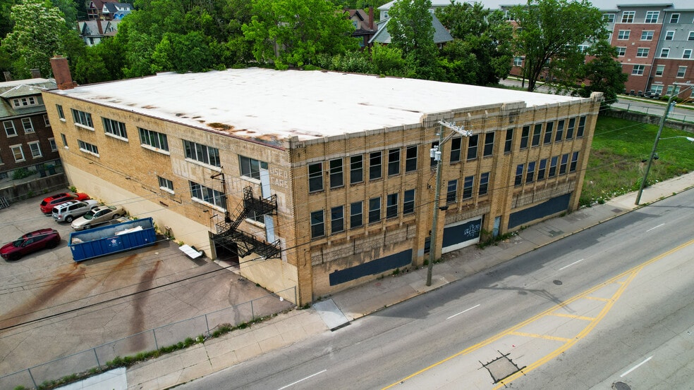 3363 Reading Rd, Cincinnati, OH à vendre - Photo du bâtiment - Image 2 de 27