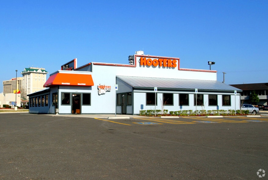 3025 Northwest Expy, Oklahoma City, OK for sale - Building Photo - Image 3 of 6