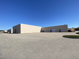 91,025 SF Warehouse Space - Entrepôt