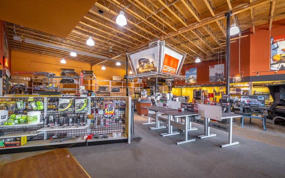 11571 Bridgeport Rd, Richmond, BC for lease - Interior Photo - Image 3 of 6