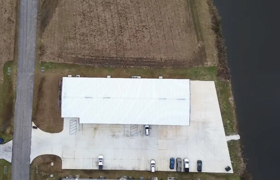 9165 Comar Dr, Walker, LA for lease - Building Photo - Image 2 of 6