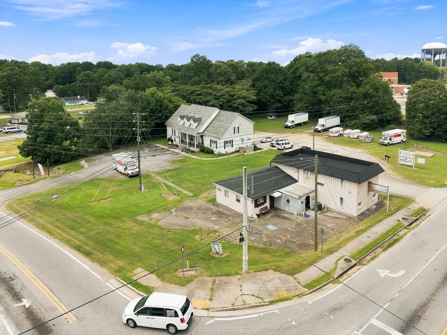 576 Fairview Rd, Stockbridge, GA à vendre Photo principale- Image 1 de 11