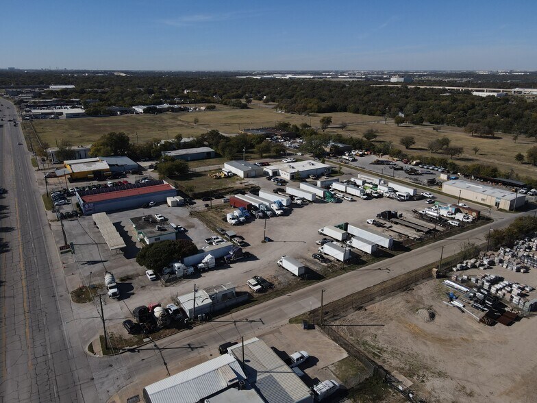 2626 E Main St, Grand Prairie, TX à louer - Photo du bâtiment - Image 3 de 3