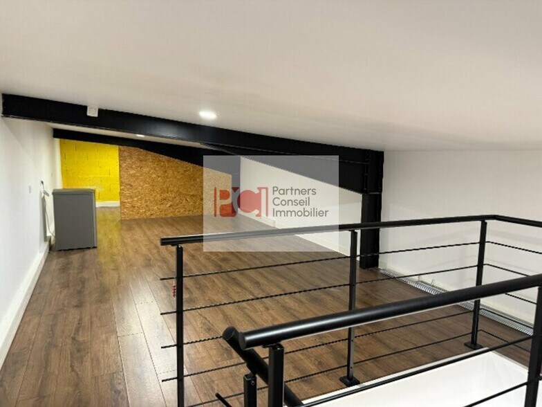 Retail in Nîmes for lease - Interior Photo - Image 3 of 3