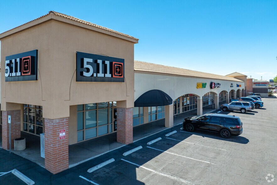 3950-3994 N Oracle Rd, Tucson, AZ à louer - Photo du bâtiment - Image 2 de 7