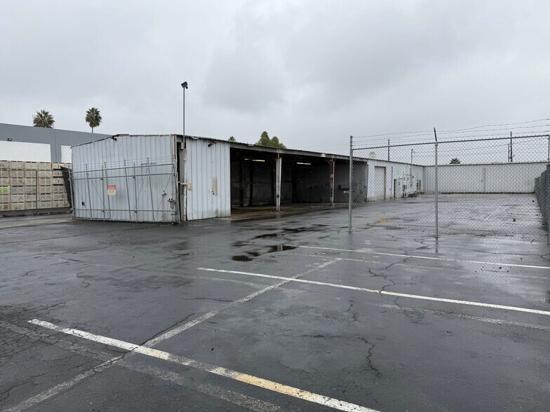 5925 Payton Ave, Riverside, CA à louer - Photo du bâtiment - Image 3 de 45