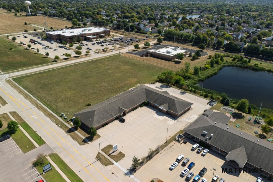 2005 Jacobssen Dr, Normal, IL à vendre - Photo du bâtiment - Image 2 de 3