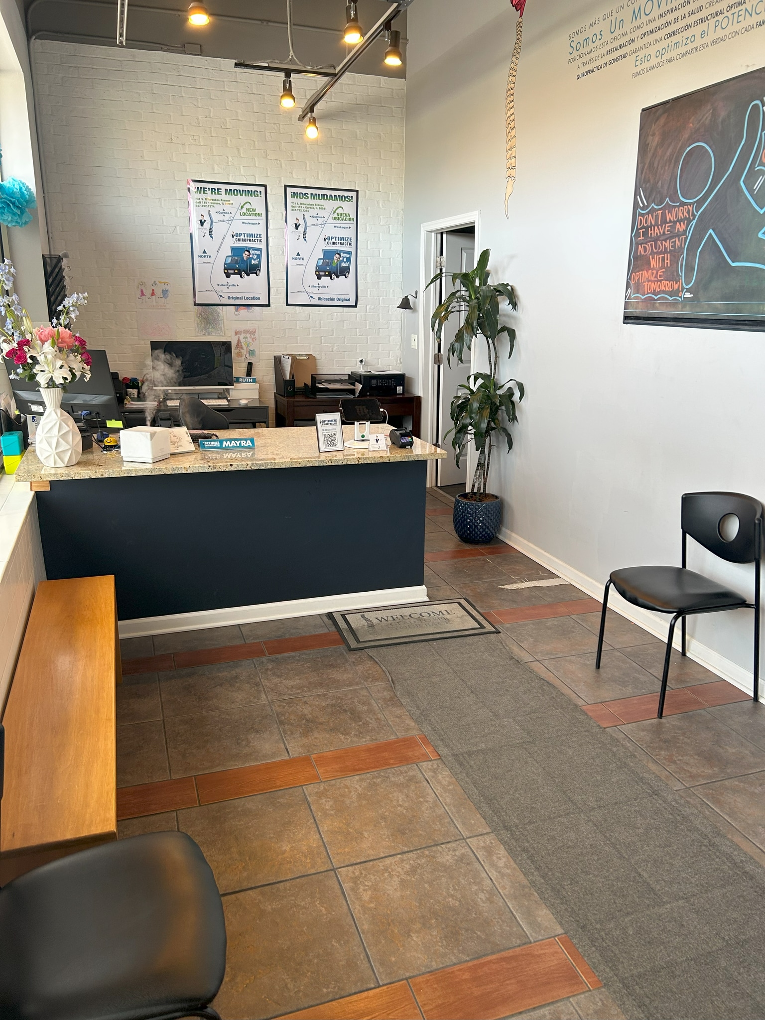 1742-1768 N Milwaukee Ave, Libertyville, IL for lease Interior Photo- Image 1 of 6