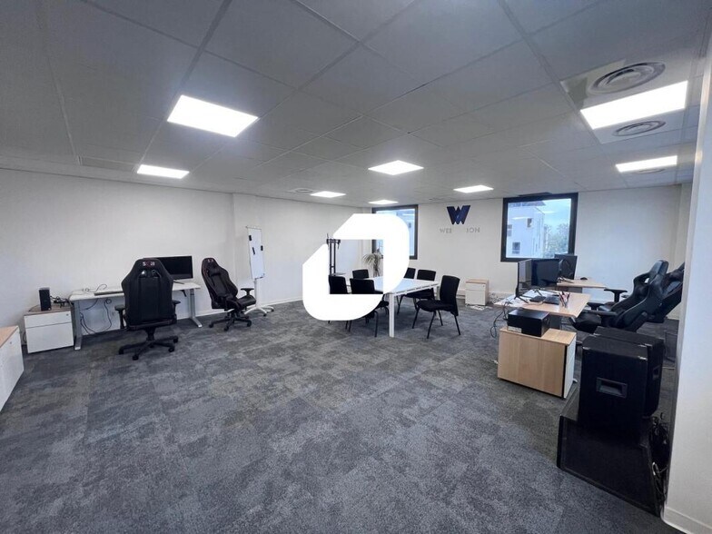 Office in Serris for sale - Interior Photo - Image 1 of 6