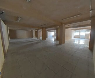 Plus de détails pour Multi-résidentiel à vendre