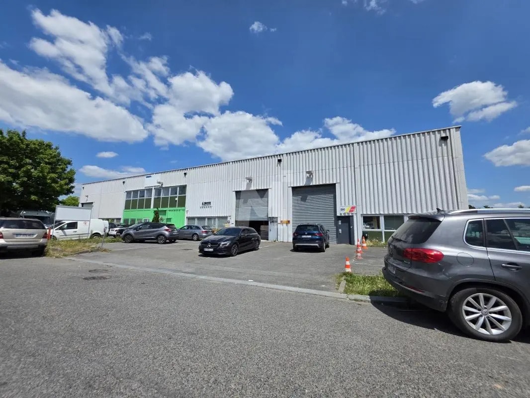 Flex in Bondoufle for lease Building Photo- Image 1 of 7