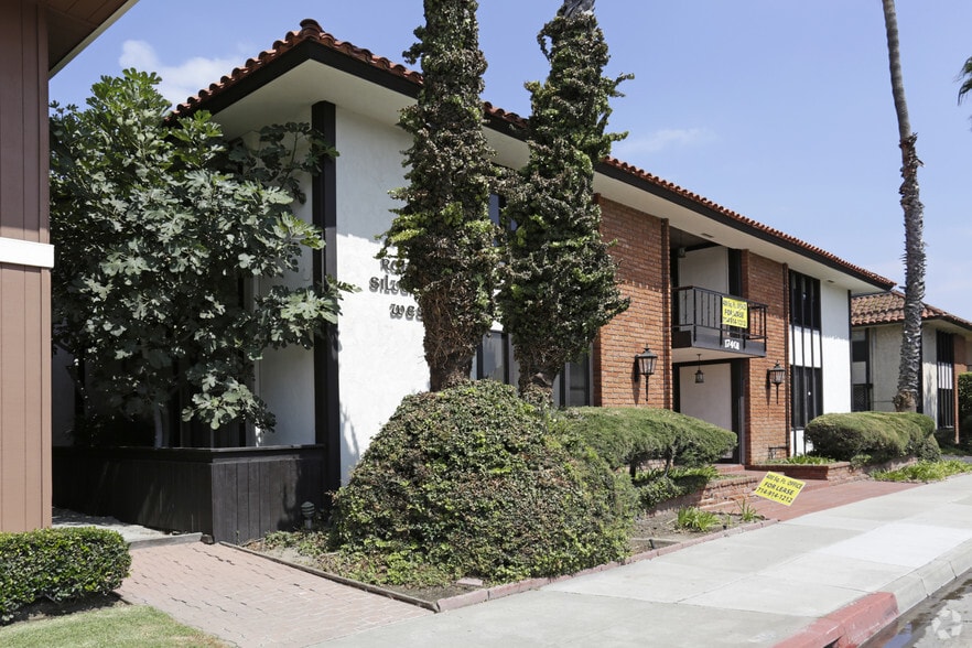 17401 Irvine Blvd, Tustin, CA for lease - Building Photo - Image 3 of 4