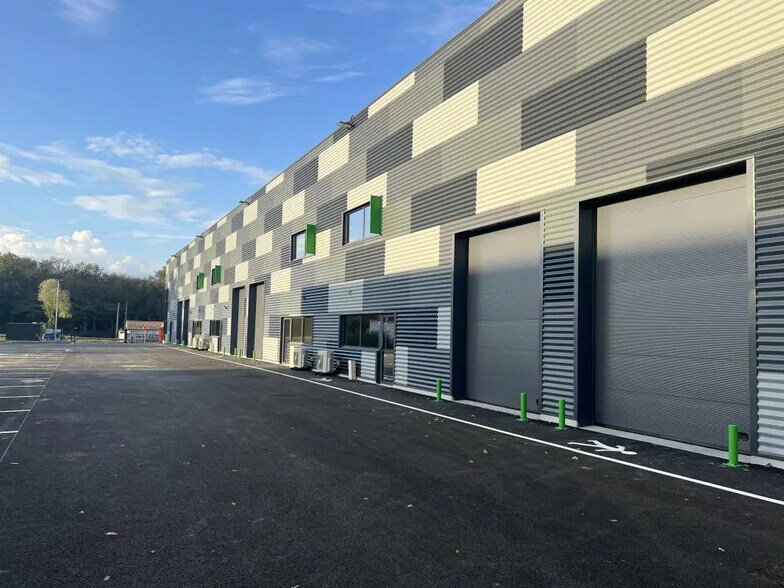 Flex in Bordeaux for lease - Building Photo - Image 3 of 13