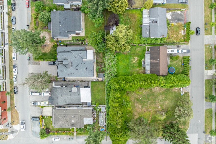 14237 103 Av, Surrey, BC à vendre - Aérien - Image 2 de 2