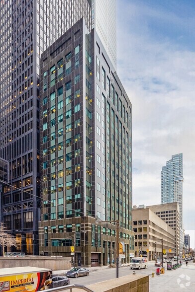 222 Bay St, Toronto, ON à louer - Photo du bâtiment - Image 2 de 5