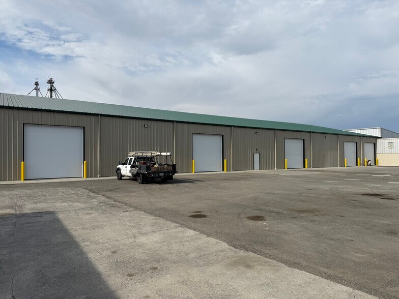 396 Grain Terminal Rd, Burbank, WA à louer - Photo du bâtiment - Image 2 de 9