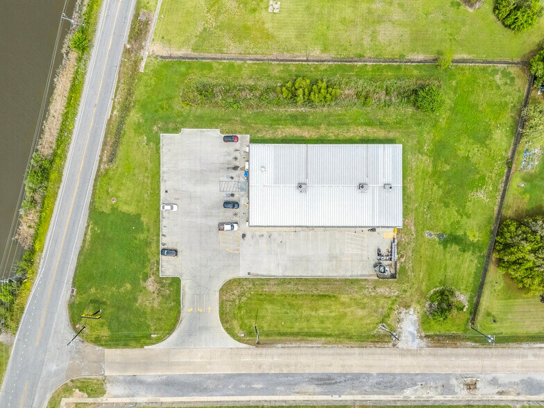 1051 Highway 55, Montegut, LA à vendre - Photo du bâtiment - Image 3 de 7