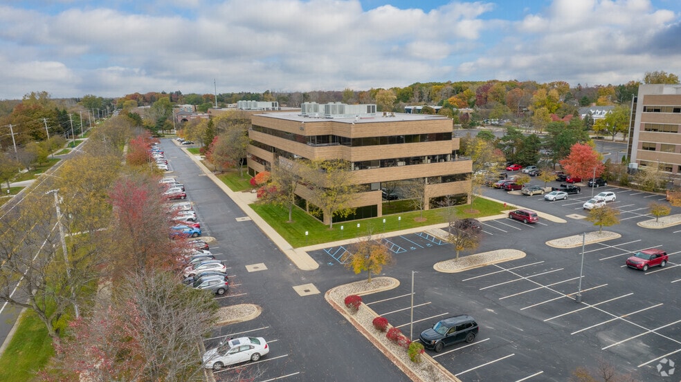 1400 Abbot Rd, East Lansing, MI for lease - Building Photo - Image 2 of 3