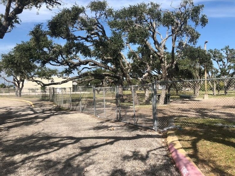 2000 Highway 35 N, Rockport, TX for sale - Building Photo - Image 3 of 7