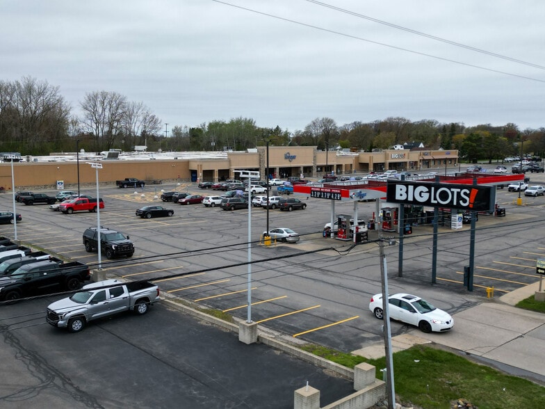 945-1007 N Euclid Ave, Bay City, MI for lease - Building Photo - Image 2 of 6