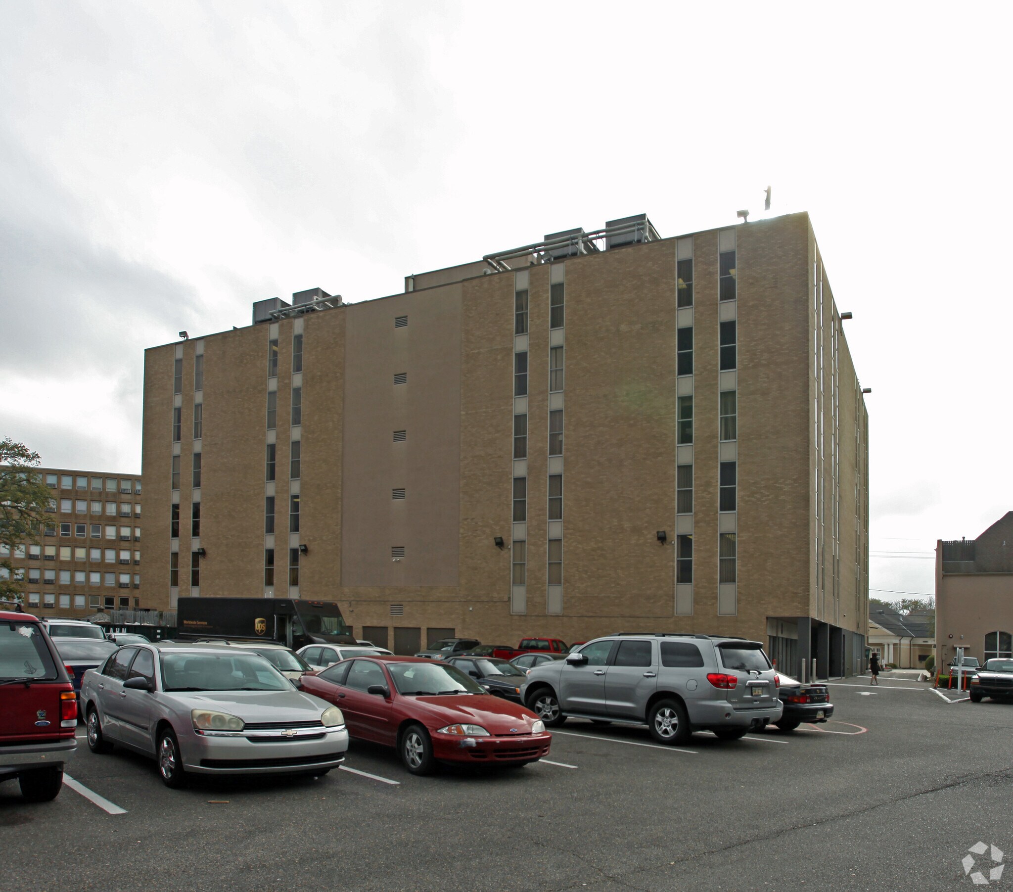 433 Metairie Rd, Metairie, LA à louer Photo du bâtiment- Image 1 de 2