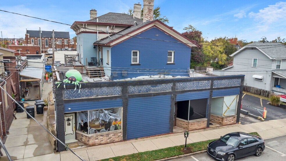 1386 Cranford Ave, Lakewood, OH à vendre - Photo du bâtiment - Image 2 de 65