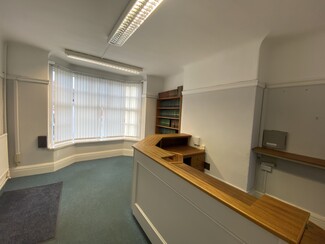 Plus de détails pour 102 Whitby Rd, Ellesmere Port - Bureau à louer