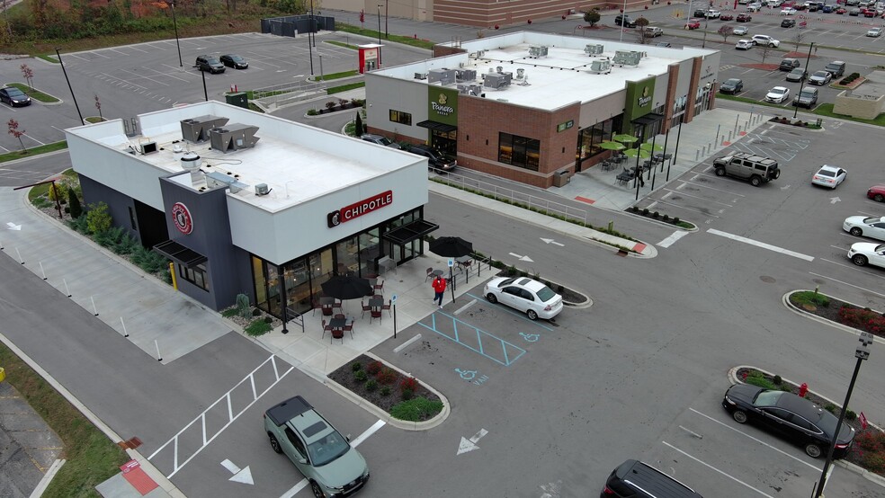 State Street Net Lease Portfolio portfolio of 3 properties for sale on LoopNet.ca - Building Photo - Image 1 of 4