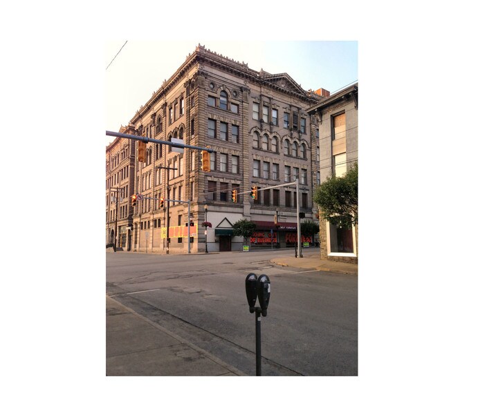 205 Adams St, Fairmont, WV à vendre - Photo du bâtiment - Image 1 de 14