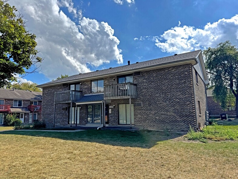 539 W 61st St, Westmont, IL for sale - Building Photo - Image 2 of 9