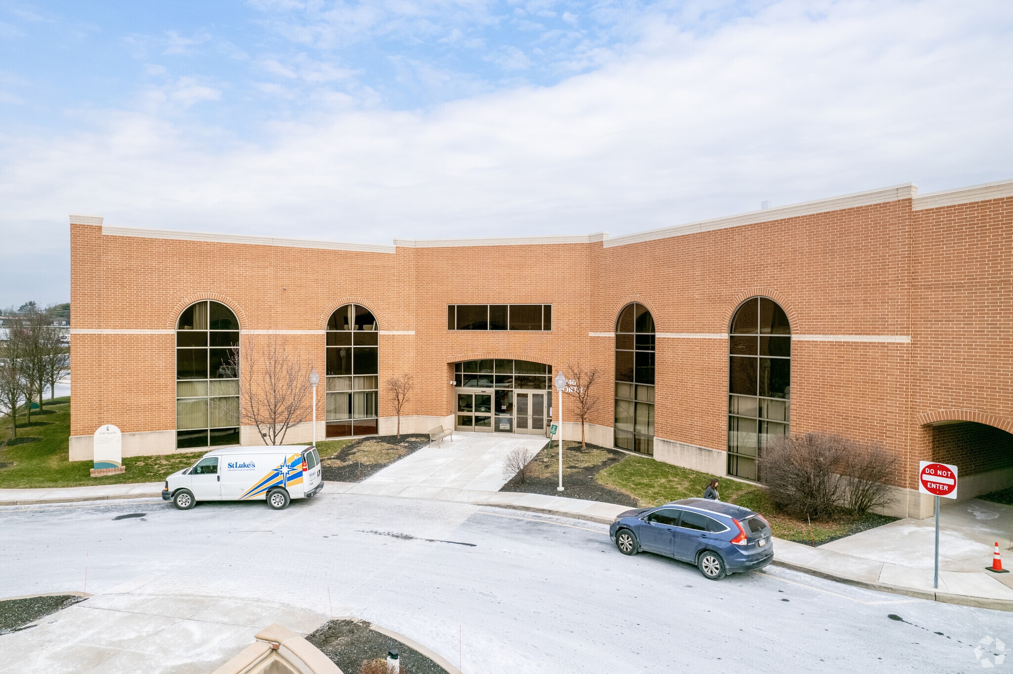 240 Cetronia Rd, Allentown, PA for lease Primary Photo- Image 1 of 15