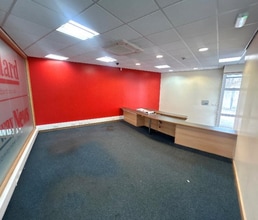 1 Park Ln, Dumfries for lease Interior Photo- Image 2 of 4