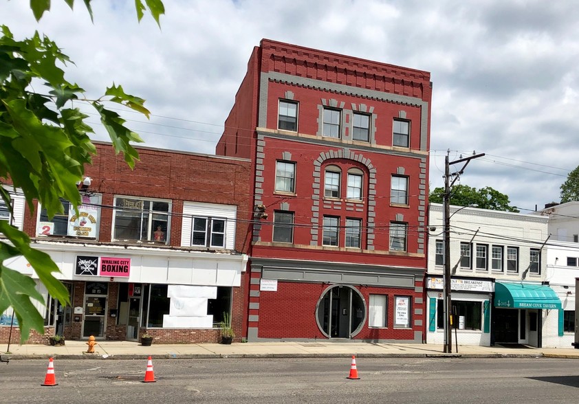 357 Bank St, New London, CT for sale - Building Photo - Image 1 of 1