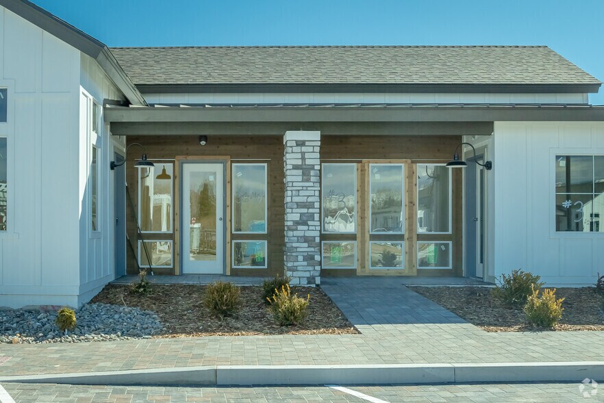 3640 Mayberry Dr, Reno, NV à louer - Photo du bâtiment - Image 3 de 4