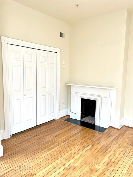 2029-2031 Saint Paul St, Baltimore, MD à vendre - Photo du bâtiment - Image 2 de 11