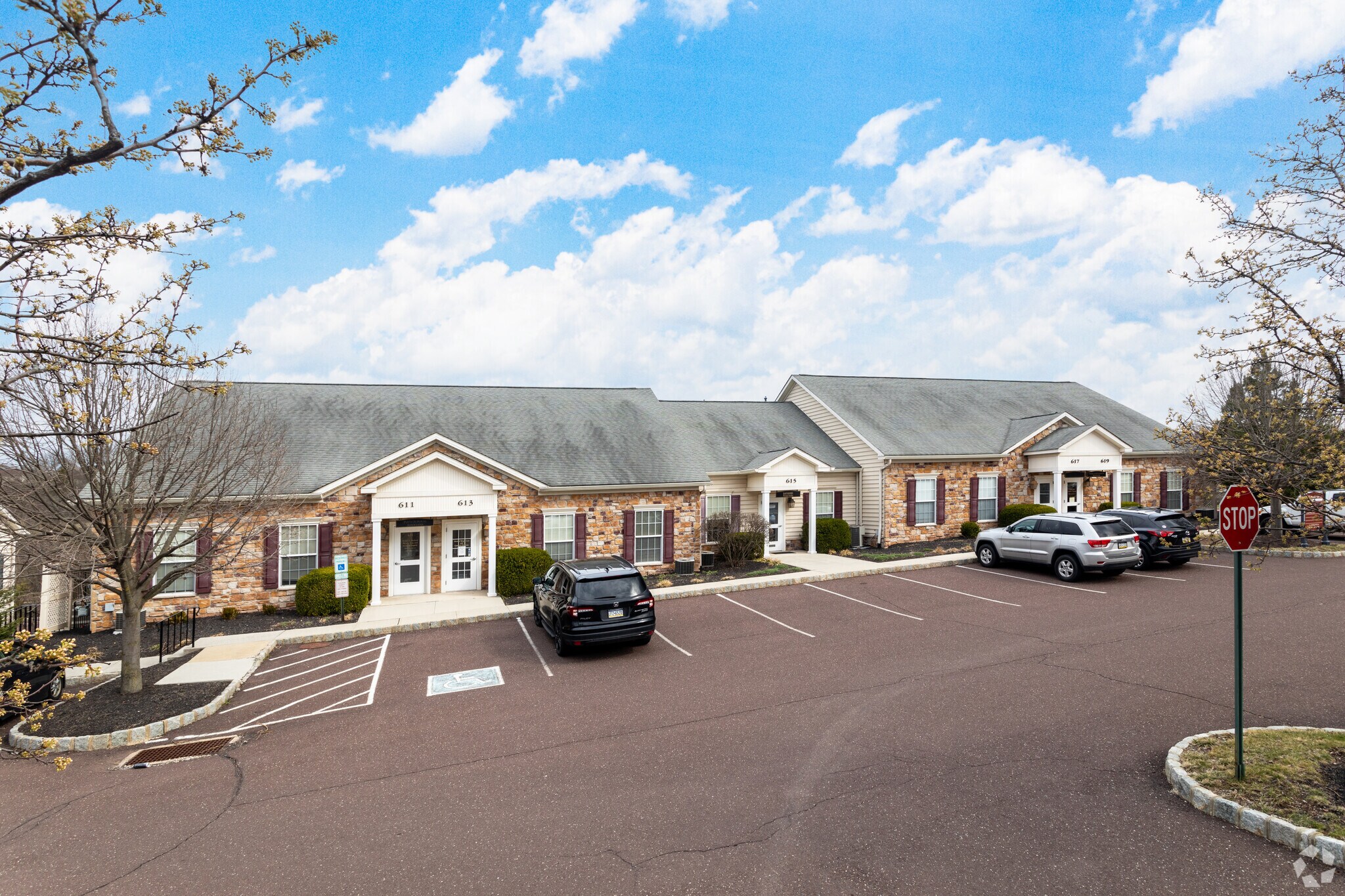 400 Creekside Dr, Pottstown, PA for lease Primary Photo- Image 1 of 17