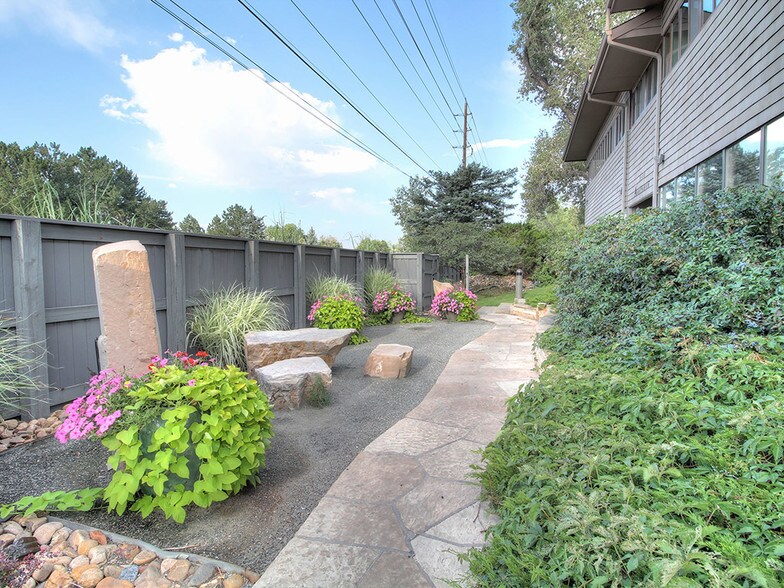 5600 Arapahoe Ave, Boulder, CO à vendre - Photo du bâtiment - Image 2 de 7