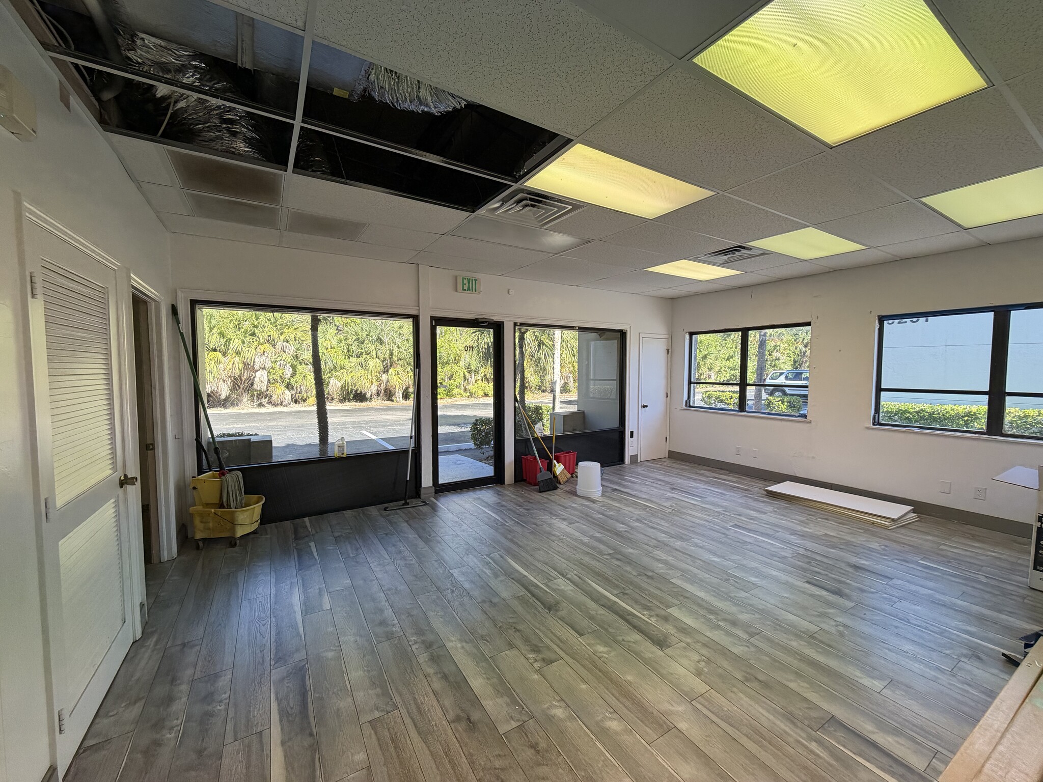 10231 Metro Pky, Fort Myers, FL for lease Interior Photo- Image 1 of 6