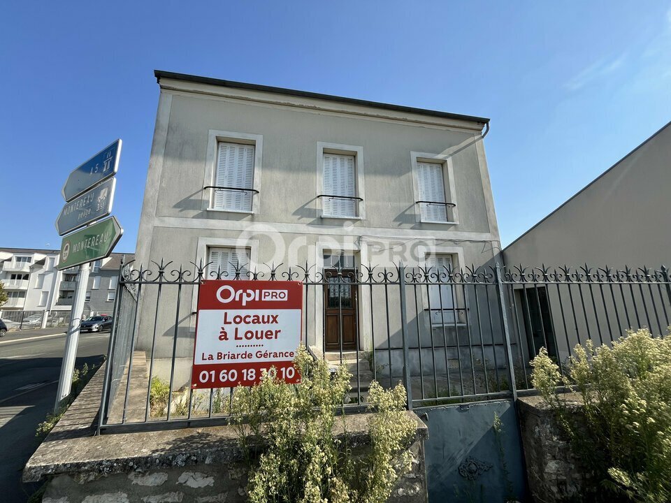Office in Vaux Le Penil for lease Building Photo- Image 1 of 13