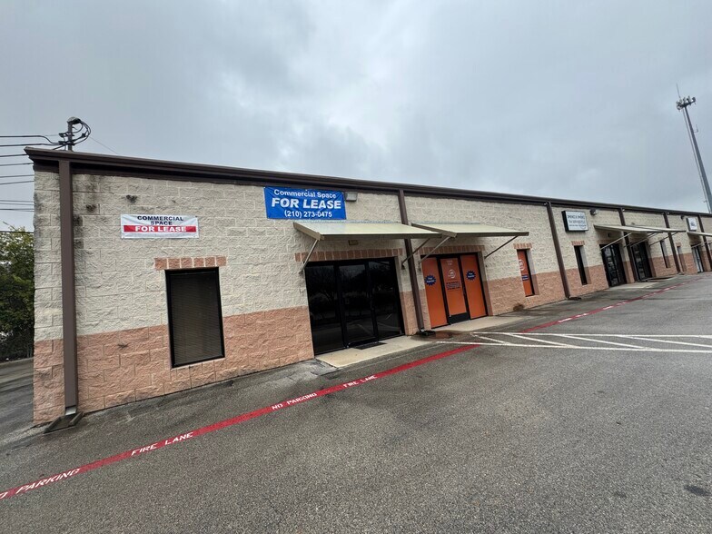 15555 Tradesman Dr, San Antonio, TX à louer - Photo du bâtiment - Image 2 de 12