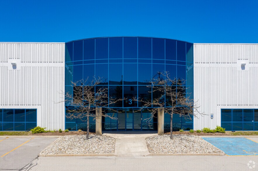 1049 Squires Beach Rd, Pickering, ON for sale - Primary Photo - Image 1 of 1