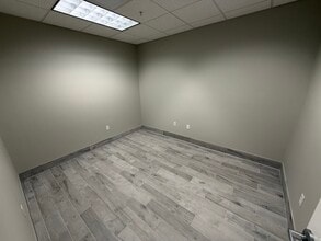 1207-1251 Sarasota Center Blvd, Sarasota, FL for lease Interior Photo- Image 1 of 6