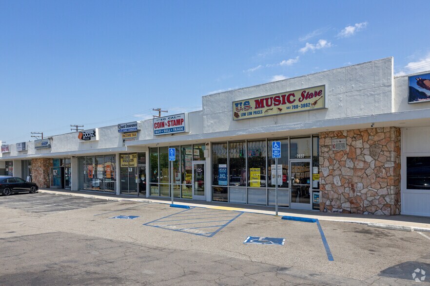 7605-7643 Firestone Blvd, Downey, CA à louer - Photo du bâtiment - Image 2 de 3