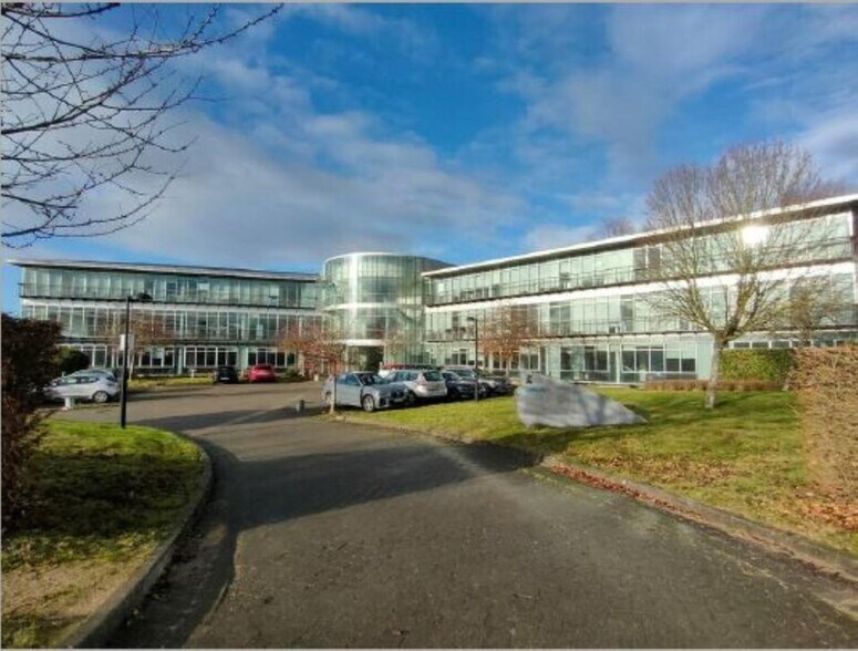 2 Rue René Caudron, Voisins-le-Bretonneux for sale - Building Photo - Image 2 of 13