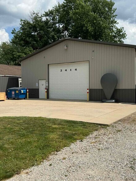 2414 Batestown Rd, Danville, IL à vendre - Photo du bâtiment - Image 3 de 56