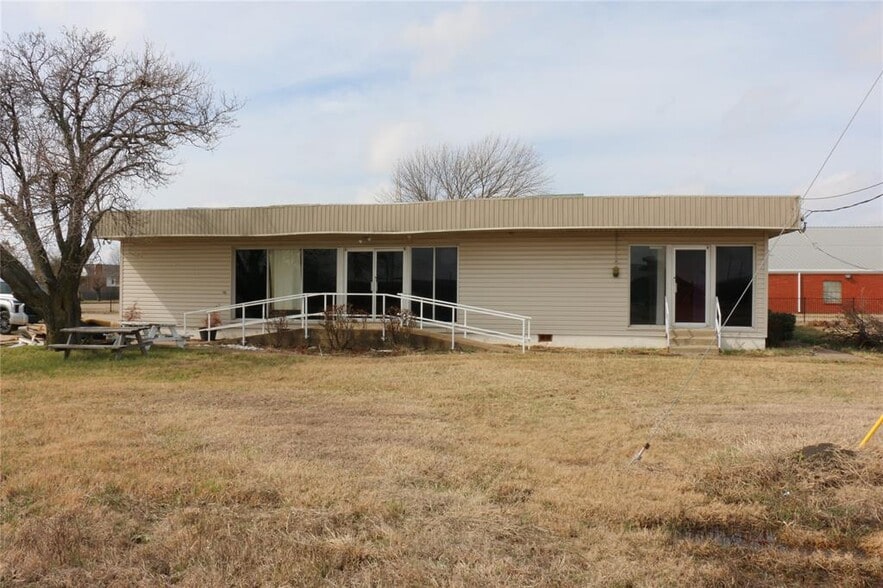 8210 Schrade Rd, Rowlett, TX à louer - Photo du bâtiment - Image 2 de 6