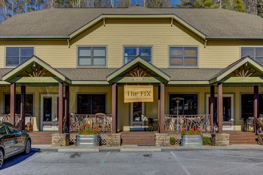 3093 US Highway 64 E, Sapphire, NC à vendre - Photo du bâtiment - Image 3 de 44