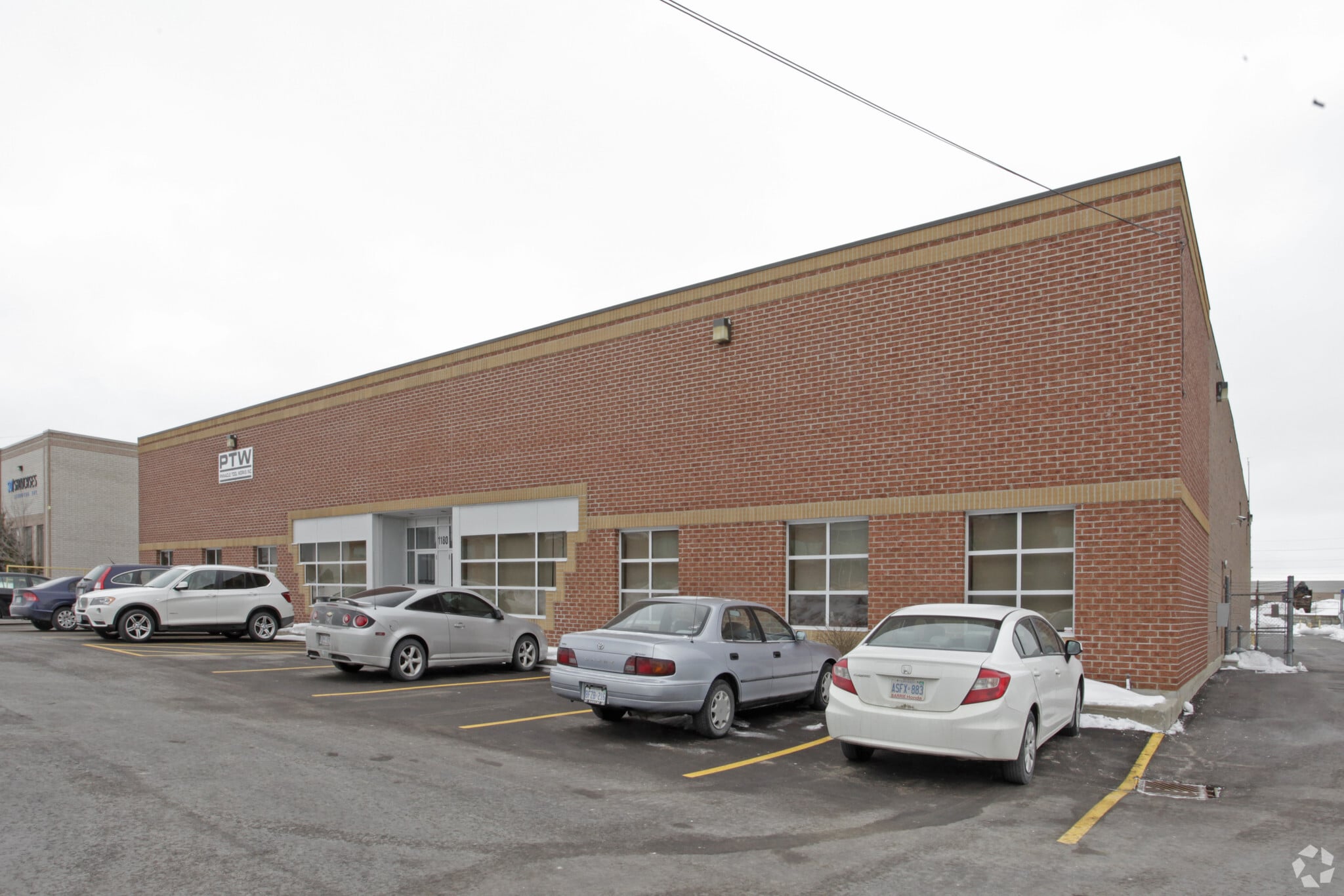 1180 Ringwell Dr, Newmarket, ON for sale Primary Photo- Image 1 of 1