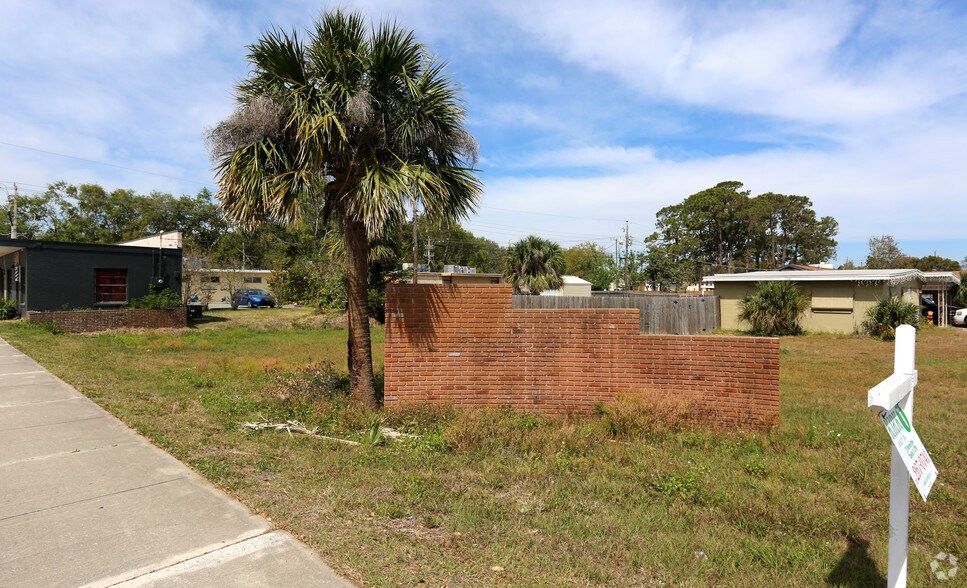 4620 Rosehill Ave, Titusville, FL à vendre - Photo du bâtiment - Image 2 de 2