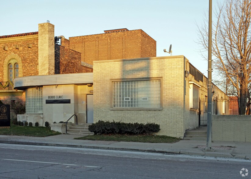 3333-3335 E Jefferson Ave, Detroit, MI à vendre - Photo du bâtiment - Image 2 de 3